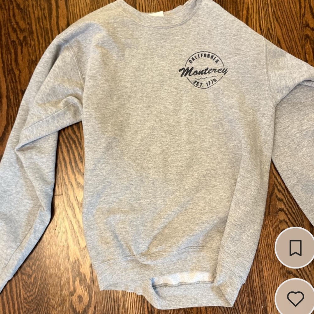Trendy grey Malibu Crewneck